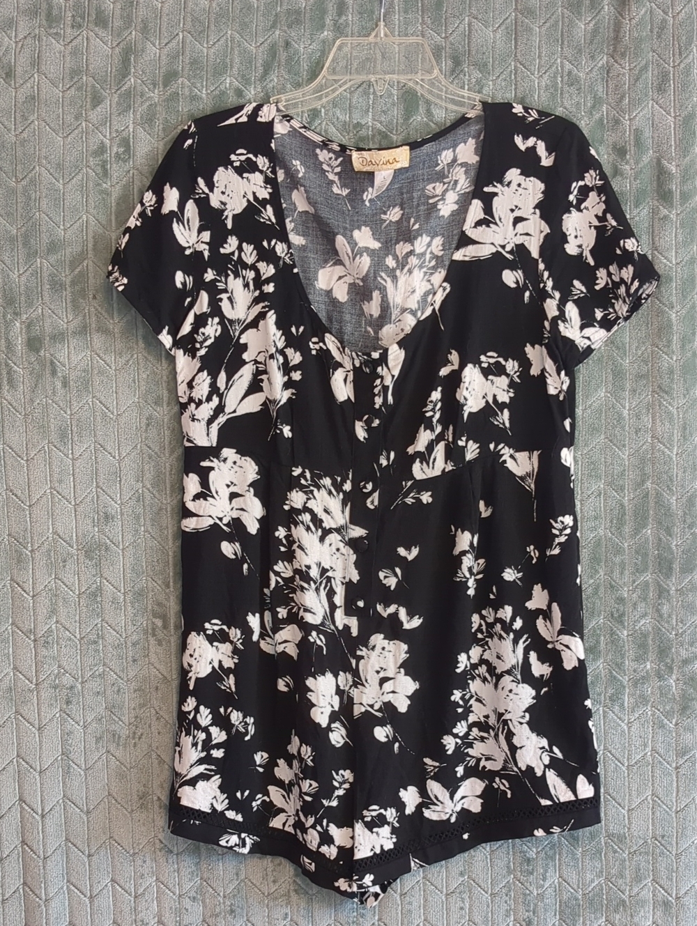 DAVINA Black & White Floral V-Neck Women's ROMPER